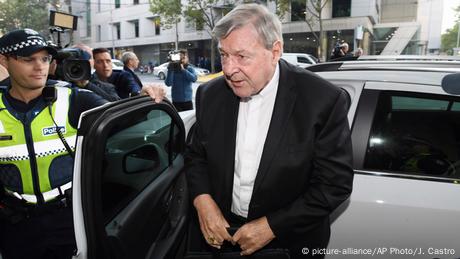 Australien Kardinal George Pell vor Gericht in Melbourne (picture-alliance/AP Photo/J. Castro)