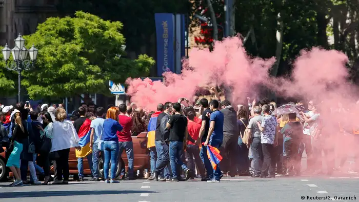 Armenien Straßenblockade in Eriwan (Reuters/G. Garanich)