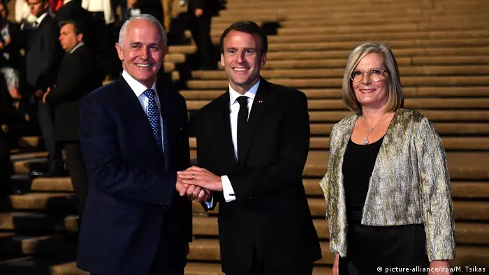 Australien, Sydney: Emmanuel Macron mit Malcolm und Lucy Turnbull (picture-alliance/dpa/M. Tsikas)