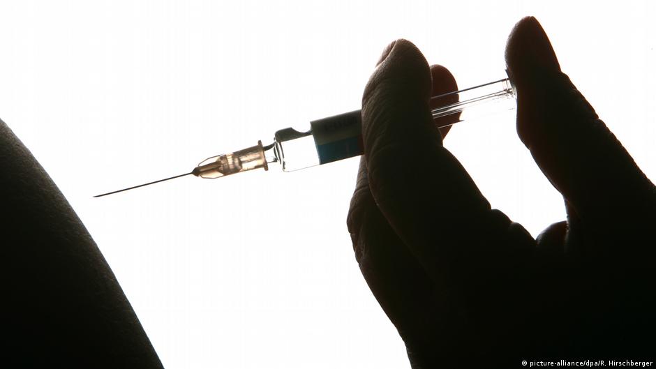 Almanya′da binlerce kişiye aşı yerine tuzlu su | Almanya | DW - Vimarsana News