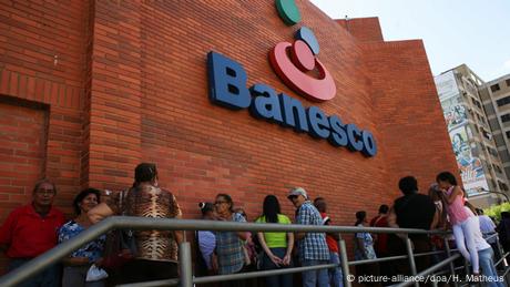 Banesco Bank Venezuela (picture-alliance/dpa/H. Matheus)
