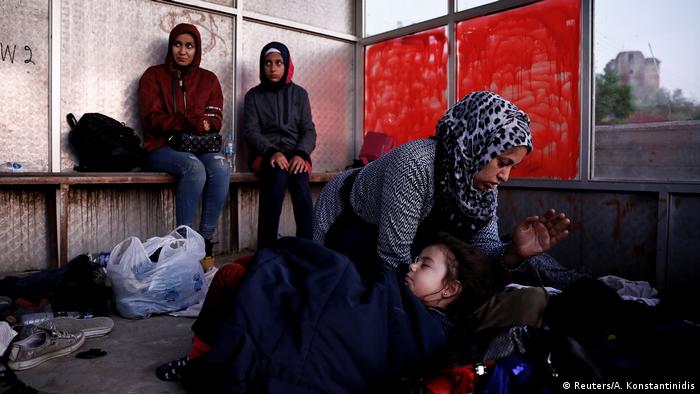 Flüchtlinge auf der Landroute Türkei-Griechenland (Reuters/A. Konstantinidis)