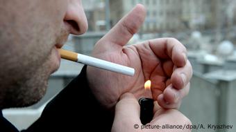 Symbolbild: Raucher / Rauchen in der Öffentlichkeit/