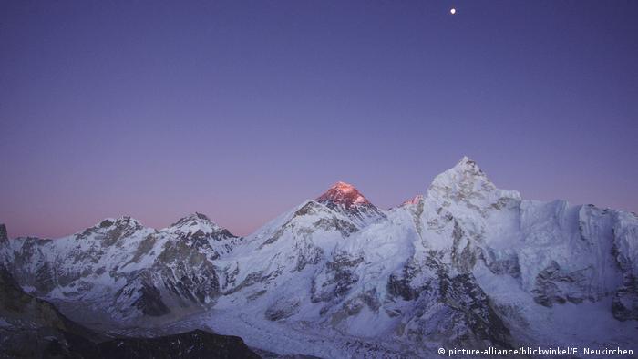 Berge Khumbutse Changtse Mount Everest und Nuptse