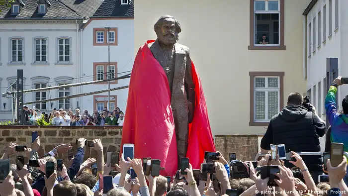 Enthüllung Karl-Marx-Statue in Trier