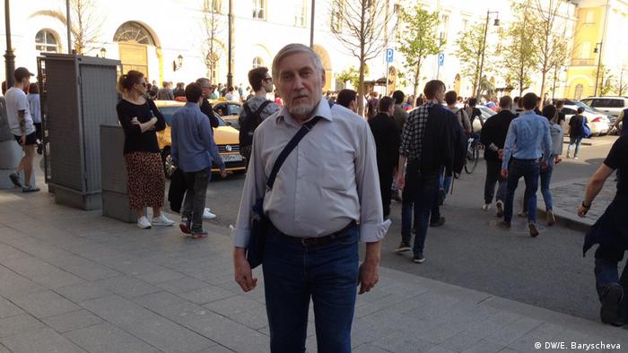 Участник митинга Он нам не царь в Москве Дмитрий.