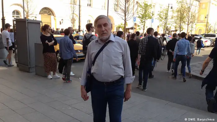Участник митинга Он нам не царь в Москве Дмитрий.