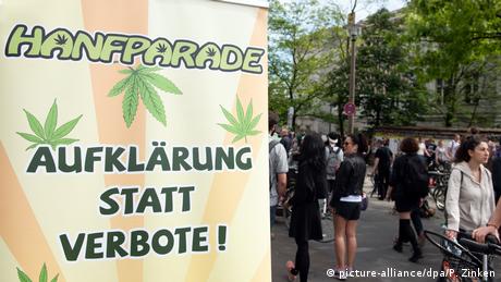 Deutschland Demonstration für die Legalisierung von Cannabis (picture-alliance/dpa/P. Zinken)