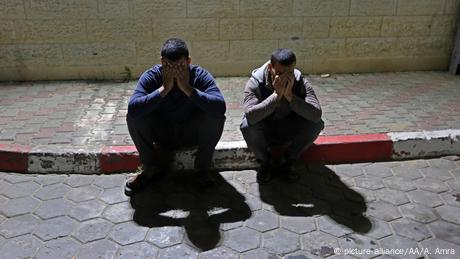 Gazastreifen - Deir Al-Balah - Explosion tötet 5 Menschen (picture-alliance/AA/A. Amra)
