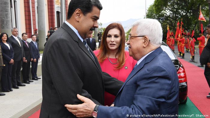 Venezuela Caracas Palästinenserpräsident Abbas trifft Maduro (picture-alliance/AA/Palestinian Presidency/T. Ghanaim)