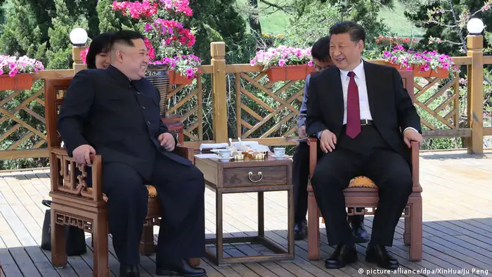China Ministerpräsident Xi Jinping emfängt norkoreanischer Präsident Kim Jong Un