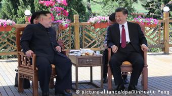 China Ministerpräsident Xi Jinping emfängt norkoreanischer Präsident Kim Jong Un