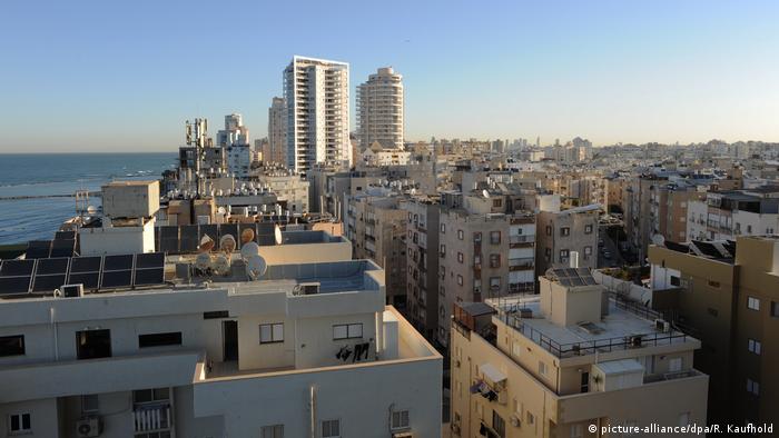 Israel Bat Yam, modern settlement in the Tel Aviv area (picture-alliance/dpa/R. Kaufhold)