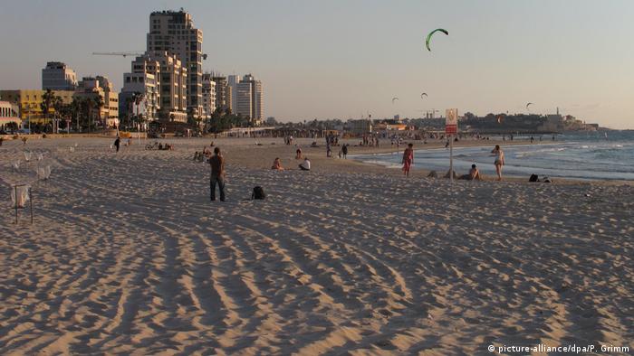 Israel Tel Aviv Beach (picture-alliance/dpa/P. Grimm)