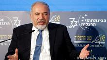 Lieberman anuncia la expansión de asentamiento en Cisjordania