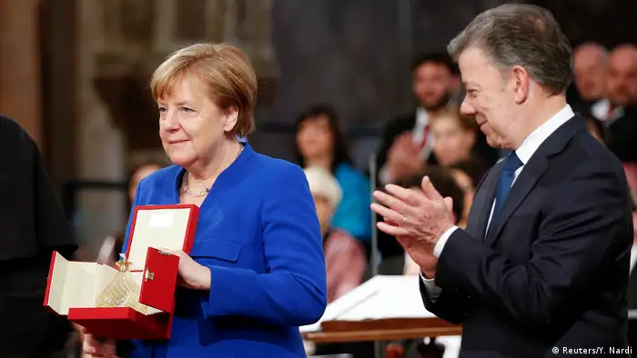 Italien Friedenslicht der Franziskaner in Assisi | Angela Merkel, Bundeskanzlerin (Reuters/Y. Nardi)