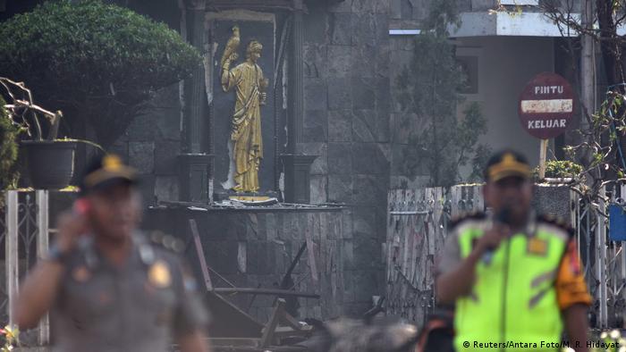 Serangan Bom Terjadi Di Tiga Gereja Di Surabaya Dunia Informasi Terkini Dari Berbagai Penjuru Dunia Dw 13 05 2018