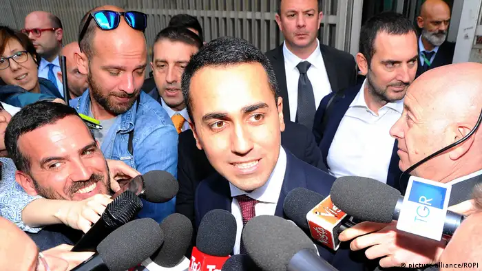 Italien, Mailand Regierungsbildung Luigi Di Maio (M5S) nach Treffen mit Matteo Salvini (picture alliance/ROPI)