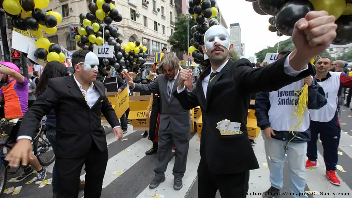 Argentinien Proteste gegen Wirtschaftspolitik (picture-alliance/Zumapress/C. Santisteban)