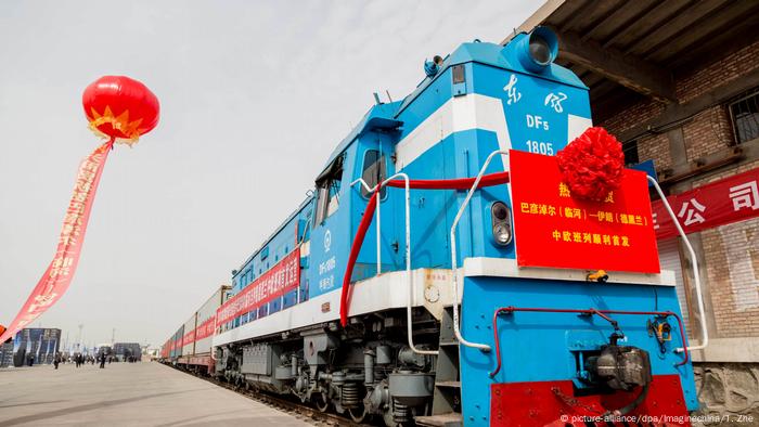 China Zug der China Railway Express fährt nach Iran