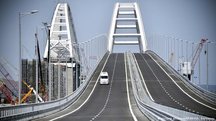 За будувництво мосту в Криму російські компанії потрапили під санкції