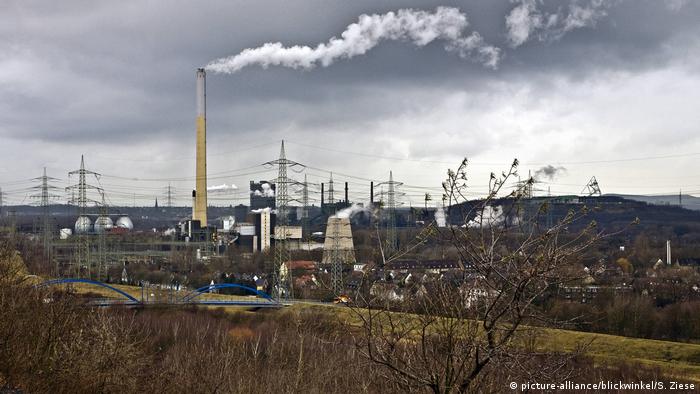 Deutschland Blick auf die Industrielandschaft Prosper bei Bottrop (picture-alliance/blickwinkel/S. Ziese)
