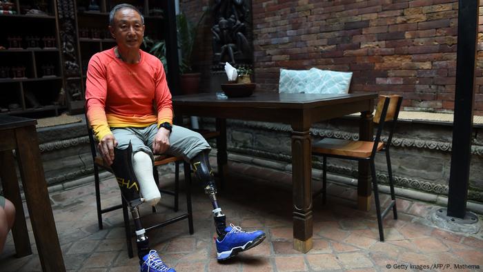 El montañista chino Xia Boyu perdió las dos piernas al intentar escalar el Everest. 