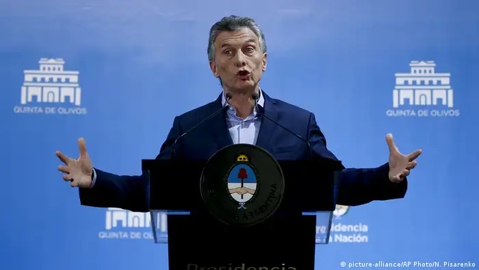 Buenos Aires Mauricio Macri PK Wirtschaftskrise Argentinen (picture-alliance/AP Photo/N. Pisarenko)