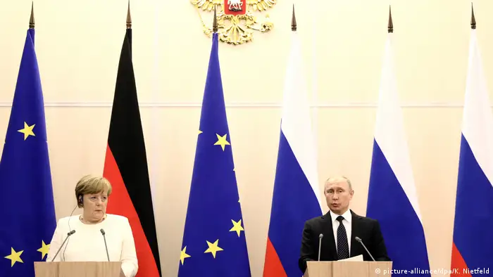 Russland Wladimir Putin & Angela Merkel in Sotschi