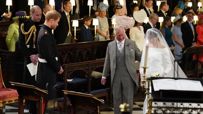 Prinz Charles führt bei der Hochzeit von Prinz Harry & Meghan die Braut zum Altar (Getty Images/J. Brady )