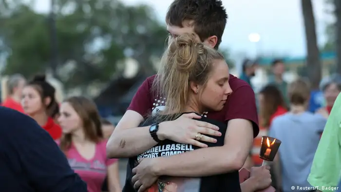 USA Texas Trauer nach Schießerei an Schule