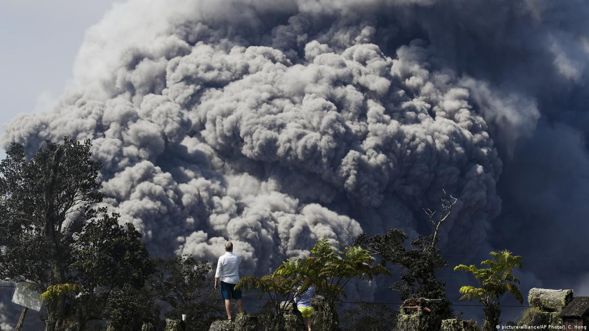 Fresh Dangers Emanate From Hawaii S Kilauea Volcano Dw 05 22 18