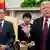 US-Präsident Trump (r.) mit dem südkoreanischen Präsidenten Moon Jae In (l.)