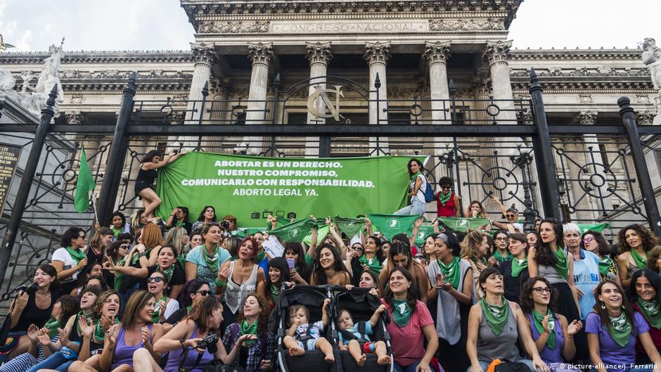 La discusión sobre el aborto polariza en Argentina – DW – 11/06/2018