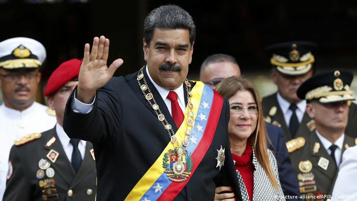 Venezuela Nicolas Maduro wird im Amt vereidigt