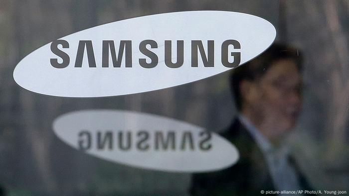 Un tribunal de San José, California (EE. UU.), determinó que Samsung debe pagar 539 millones de dólares a Apple por plagio de componentes para teléfonos móviles. El litigio ha enfrentado a estos dos gigantes tecnológicos durante años. (25.5.2018).