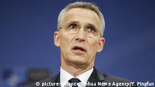 (180427) -- BRUSSELS, April 27, 2018 (Xinhua) -- NATO Secretary General Jens Stoltenberg addresses a press conference after NATO foreign ministers' meeting at NATO headquarters in Brussels, Belgium, on April 27, 2018. NATO foreign ministers agreed that NATO's dual-track policy of strong deterrence and defense combined with meaningful dialogue with Russia is the right one, said Jens Stoltenberg Friday. (Xinhua/Ye Pingfan) | Keine Weitergabe an Wiederverkäufer.