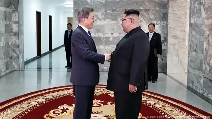 Südkorea Nordkorea - Moon Jae-in und Kim Jong Un in Panmunjom