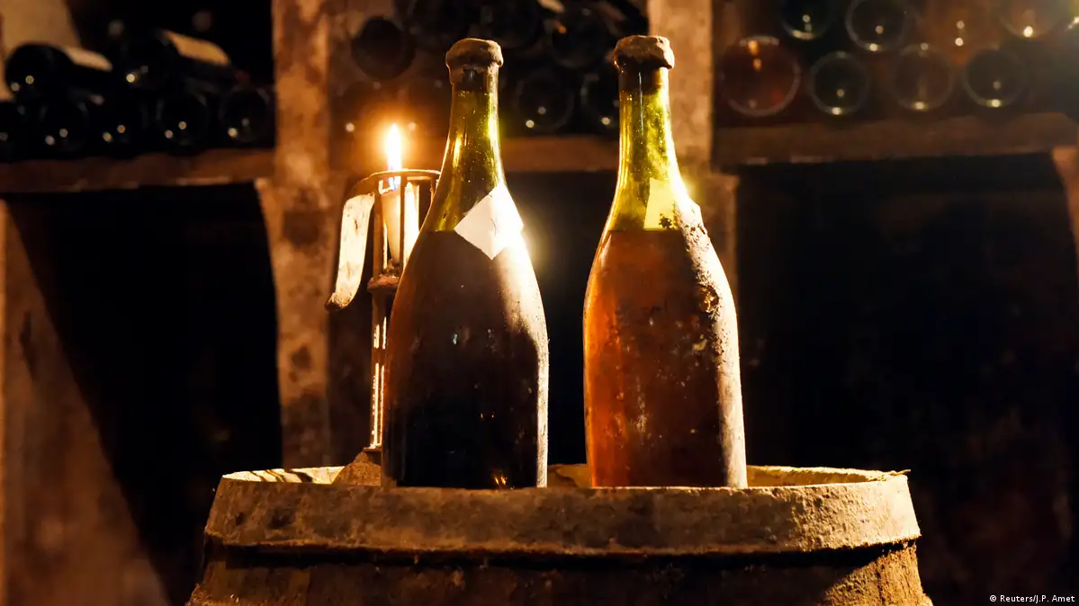 Lot De 6 Anciennes Bouteille Vin Vide Jura