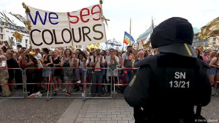 Berlin Gegendemo zu AFD Demonstration (DW/W. Glucroft)