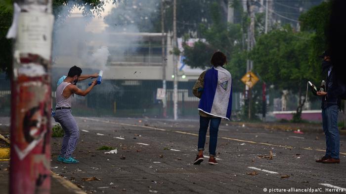 Nicaragua Managua Proteste (picture-alliance/dpa/C. Herrera)