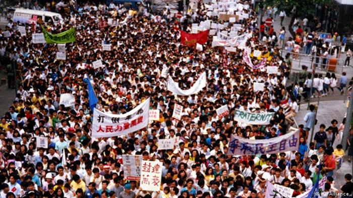 1989年 香港曾有超过一百万民众游行支持大陆的学生民主运动
