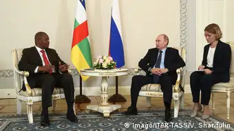 Le président Russe recevant à Saint-Pétersbourg, son homologue centrafricain, en mai 2018