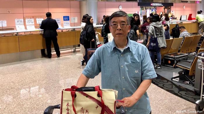 Taiwan - Wu Jen Hwa - Geisteswissenschaftler studiert die 89 Bürgerbewegung