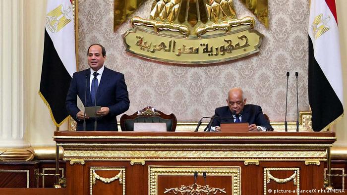 Ägyptens Präsident al-Sisi für zweite Amtszeit vereidigt (picture-alliance/Xinhua/MENA)