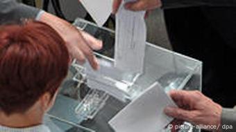 Wahlurne des Bundestages (Foto: AP)