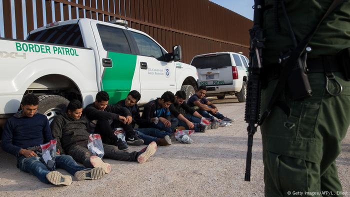 USA Illegale Einwanderer an der Grenze zu Mexiko bei McAllen