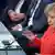 Deutschland, Berlin:  Bundeskanzlerin Angela Merkel (CDU) beantwortet erstmals im Rahmen einer Fragestunde die Fragen der Abgeordneten