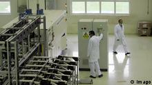 Bildnummer: 52967405 Datum: 09.04.2009 Copyright: imago/UPI Photo
Arbeiter in der neuen Anlage zur Urananreicherung in Isfahan - PUBLICATIONxINxGERxSUIxAUTxHUNxONLY, Personen , ; 2009, Isfahan, Iran, Fotostory, Uran, Anreicherung, Atomprogramm, Atomanlage, Uranumwandlungsanlage, Aufbereitung, Uranaufbereitung, Atomenergie,; , quer, Kbdig, Gruppenbild, , , Asien o0 Gebäude, innen, Innenansicht
Bildnummer 52967405 Date 09 04 2009 Copyright Imago UPi Photo Workers in the New Asset to Uranium enrichment in Isfahan PUBLICATIONxINxGERxSUIxAUTxHUNxONLY People 2009 Isfahan Iran Photo Story Uranium Enrichment Nuclear programme Nuclear plant Uranium Conversion Facility Treatment Uranium processing Atomic Energy horizontal Kbdig Group photo Asia o0 Building indoors Interior view 