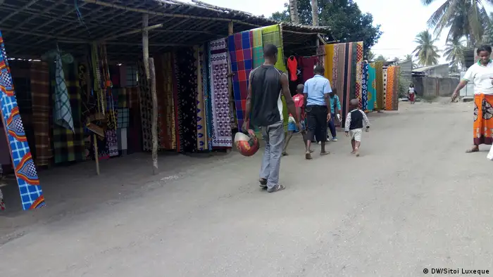 Mosambik Textilindustrie in Nampula - Capulanas
(DW/Sitoi Luxeque)